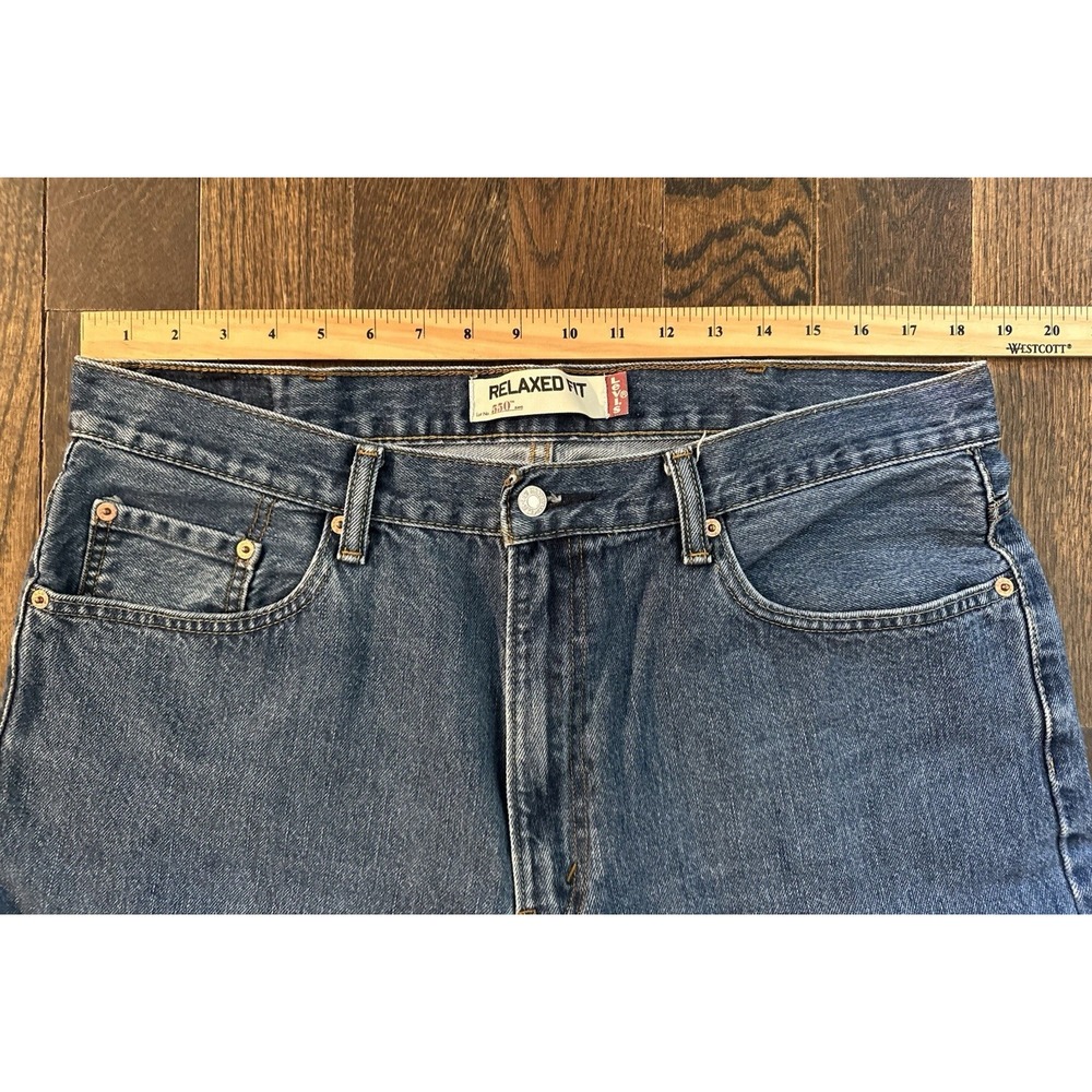 Levis Jeans 550 Relaxed Fit Blue Medium Wash Mens Size 38x32 High Rise - Picture 6 of 10